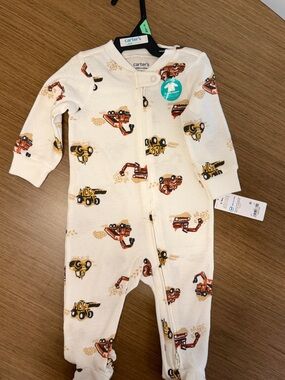NWT - Carter's Child of sleep ‘N play CONSTRUCTION (6-9 months)